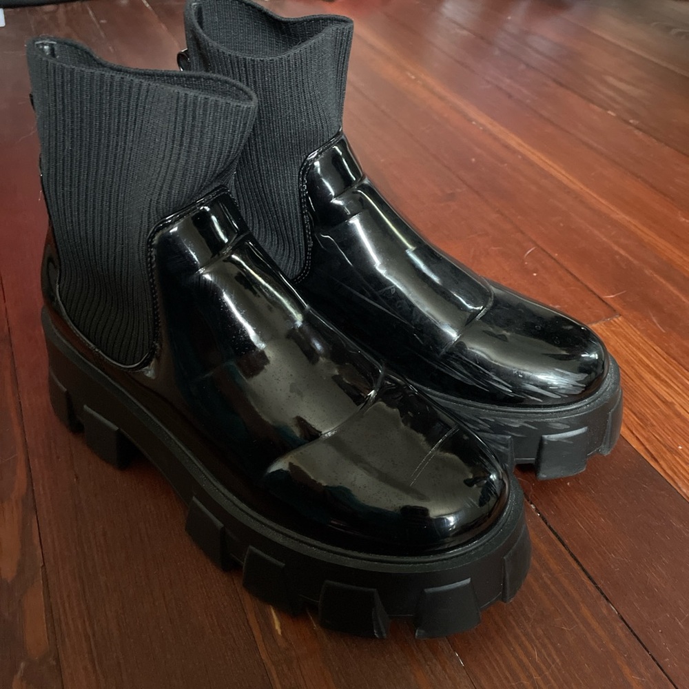 Shoedazzle Faux Leather Black Platform Chelsea Boot